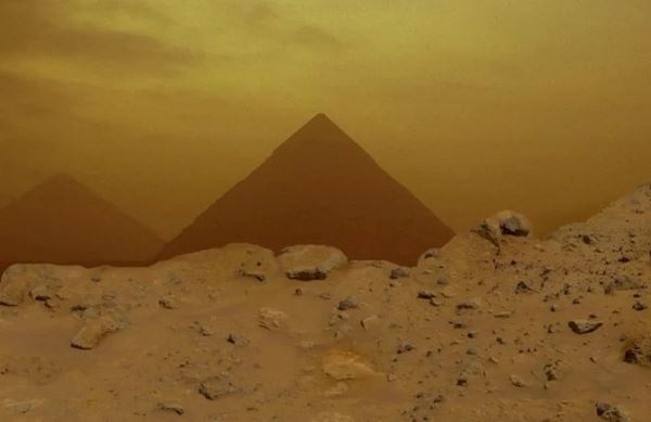 Уфолог разглядел на Марсе огромную «древнюю пирамиду»