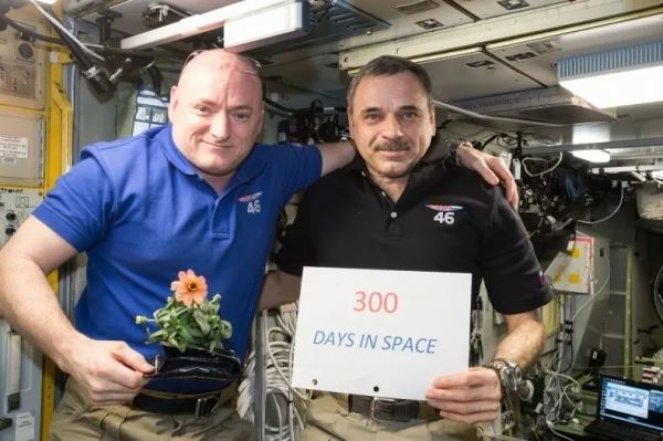 Российским космонавтам «промывают мозги»: откровения астронавта NASA